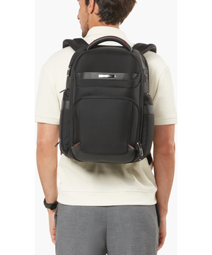 Pro-DLX 6 Rygs&aelig;k 15.6" 43 x 30 x 15 cm | 1.2 kg